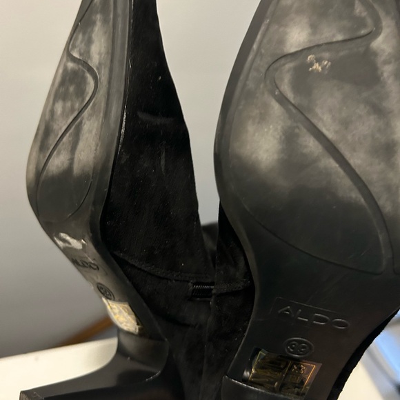 Ladies black suede boots - Picture 4 of 5